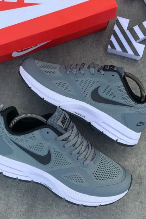 Nike Roam sneakers