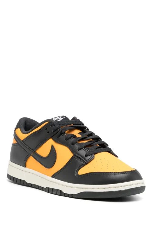 Nike Dunk Low sneakers