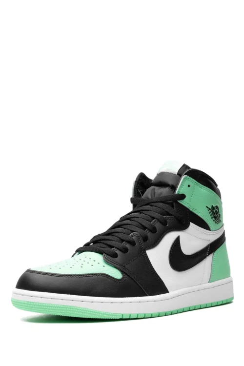 Air Jordan 1 Retro High OG “Green Glow” sneakers